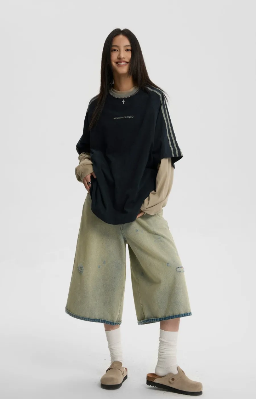 Online Capri Cut Light Wash Denim Shorts Shorts