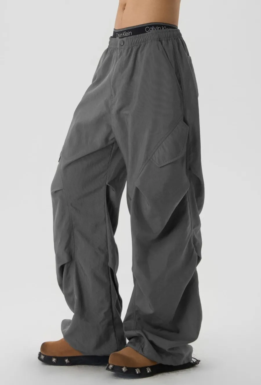 Outlet Pleated Parachute Pants Pants